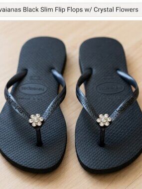 Authentic HAVAIANAS Black Slim Flip-Flops with Gold Flower Charm